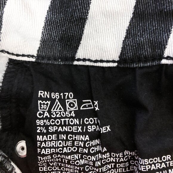 2 FOR $15 BDG High Rise Stripped Shorts - Picture 14 of 16